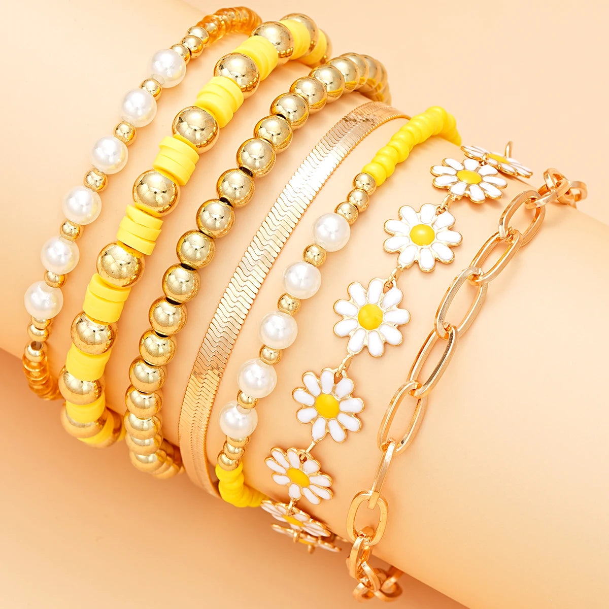 "Amoura Elegance 7-Piece Yellow Daisy Flower Bracelet Set – Vintage Gold Beaded Chain, Bohemian Handcrafted Jewelry for Women"