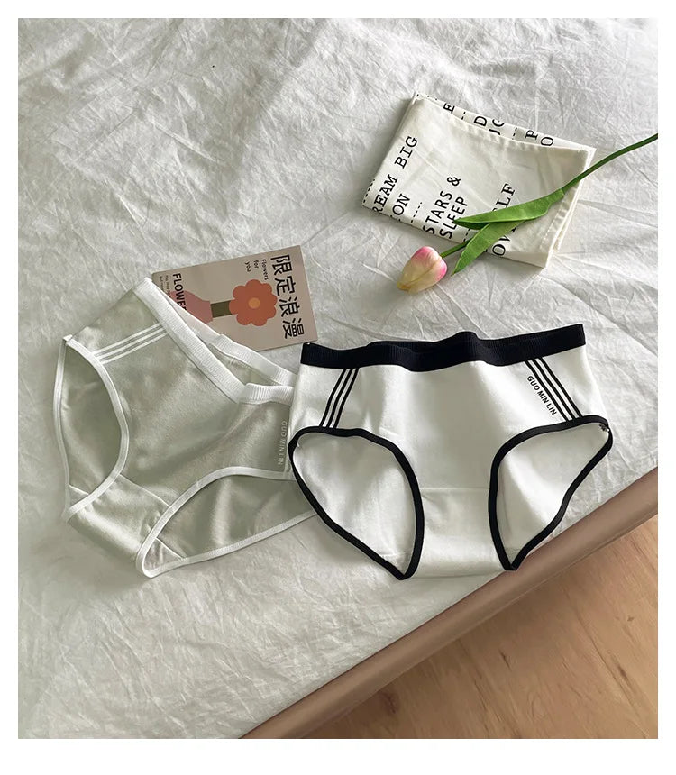 Amoura Elegance 3-Piece Set: Women's Breathable Cotton Mid-Waist Panties – Solid Color, Soft & Sexy Triangle Lingerie