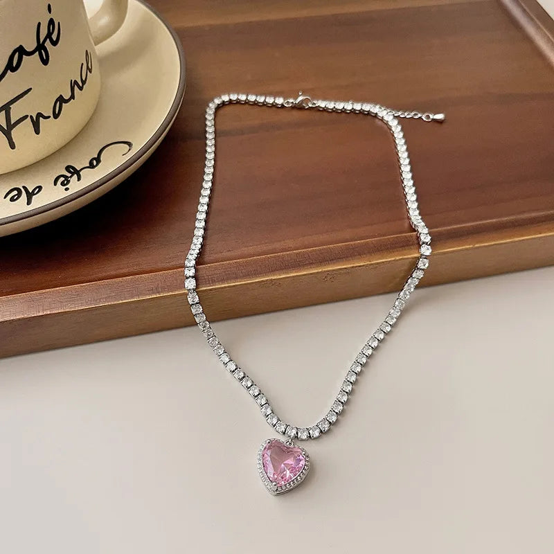 "AmouraElegance Pink Heart Pendant Necklace for Women | Rhinestone Clavicle Choker, Cute Crystal Moonstone Jewelry Gift for Lovers"