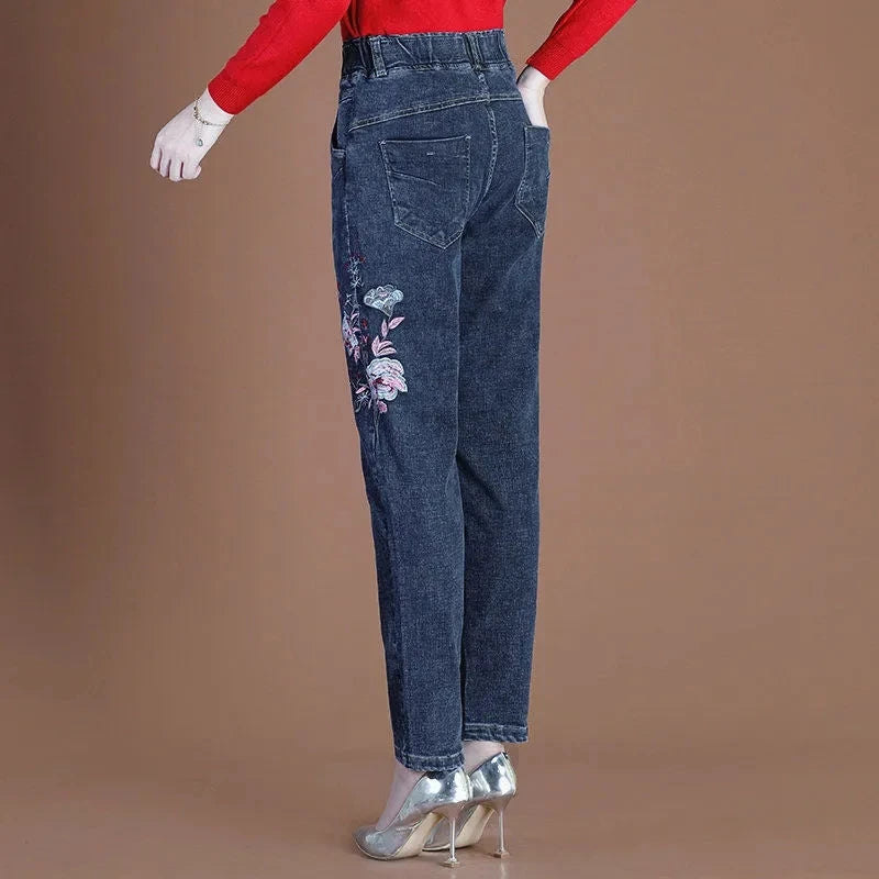 Amoura Elegance Women's Cowboy Jeans: Stylish and Durable Denim Trousers for Every Occasion – Perfect Fit and Fashionable Western Style