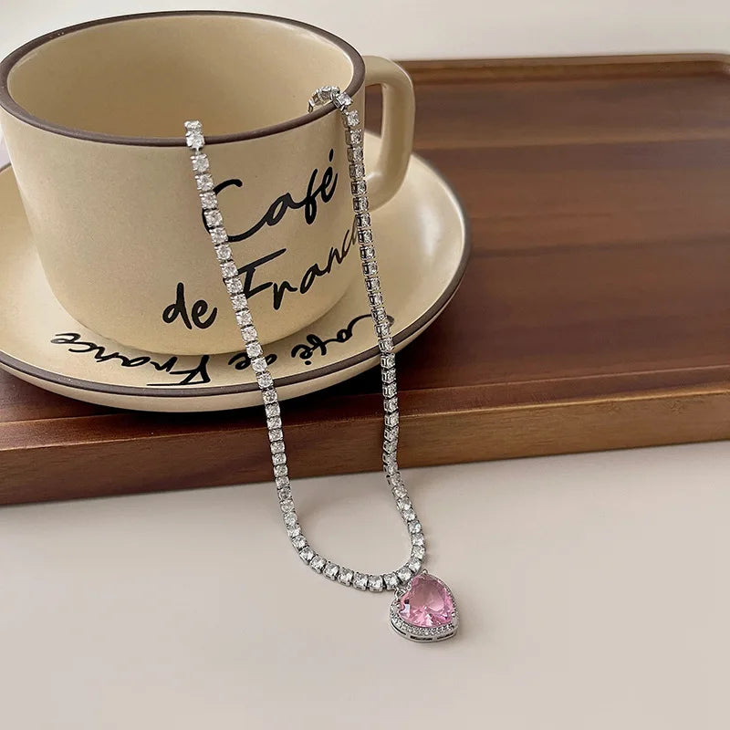 "AmouraElegance Pink Heart Pendant Necklace for Women | Rhinestone Clavicle Choker, Cute Crystal Moonstone Jewelry Gift for Lovers"