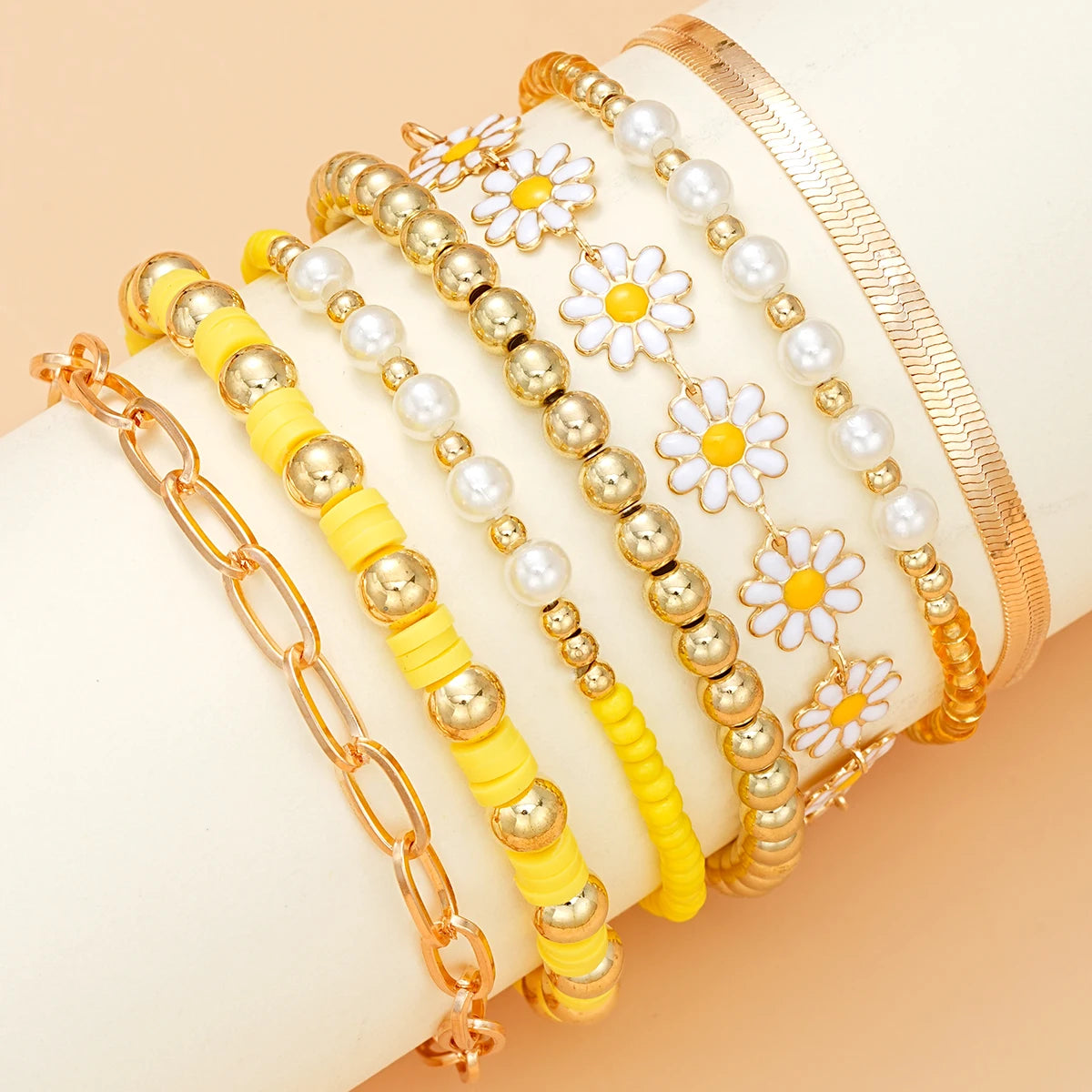 "Amoura Elegance 7-Piece Yellow Daisy Flower Bracelet Set – Vintage Gold Beaded Chain, Bohemian Handcrafted Jewelry for Women"