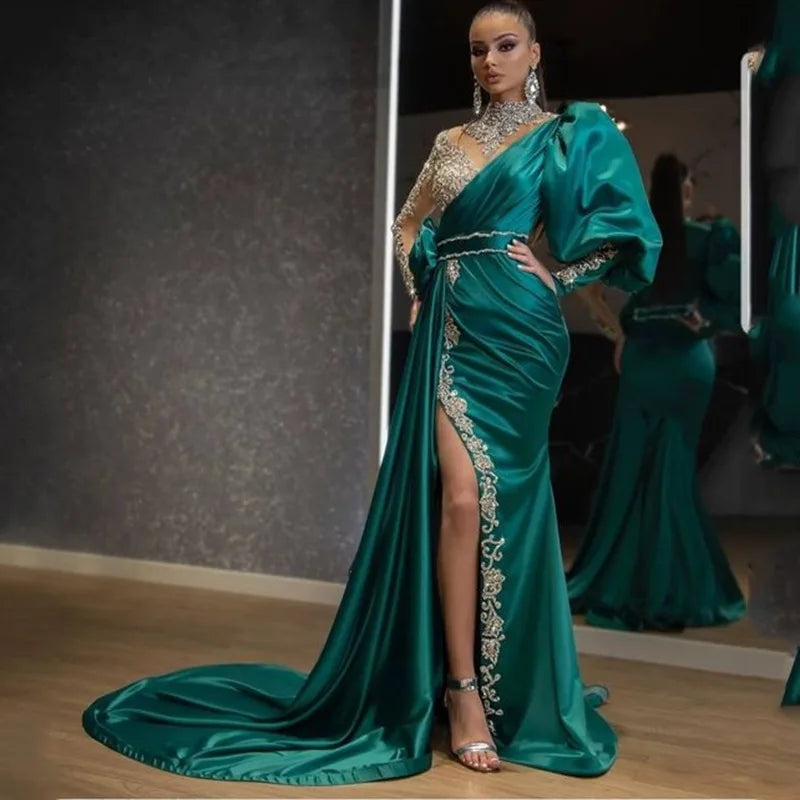Amoura Elegance Elegant Fishtail Banquet Dress – Gold Accents, Slimming Silhouette, and Small Train for Evening Events