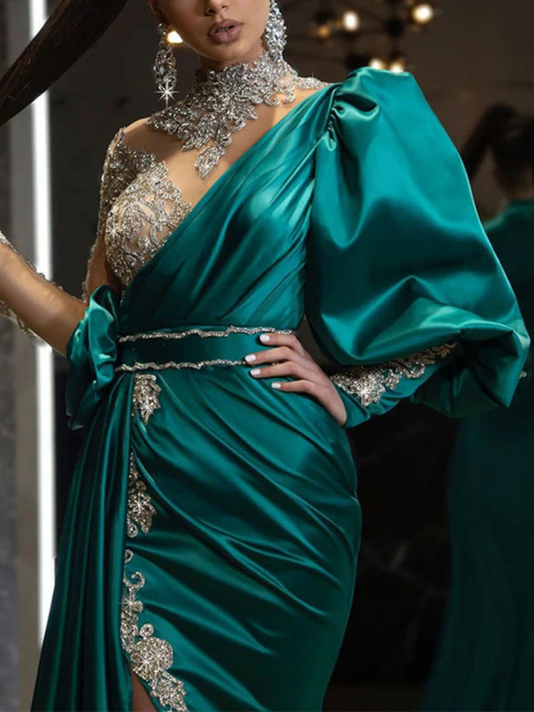Amoura Elegance Elegant Fishtail Banquet Dress – Gold Accents, Slimming Silhouette, and Small Train for Evening Events