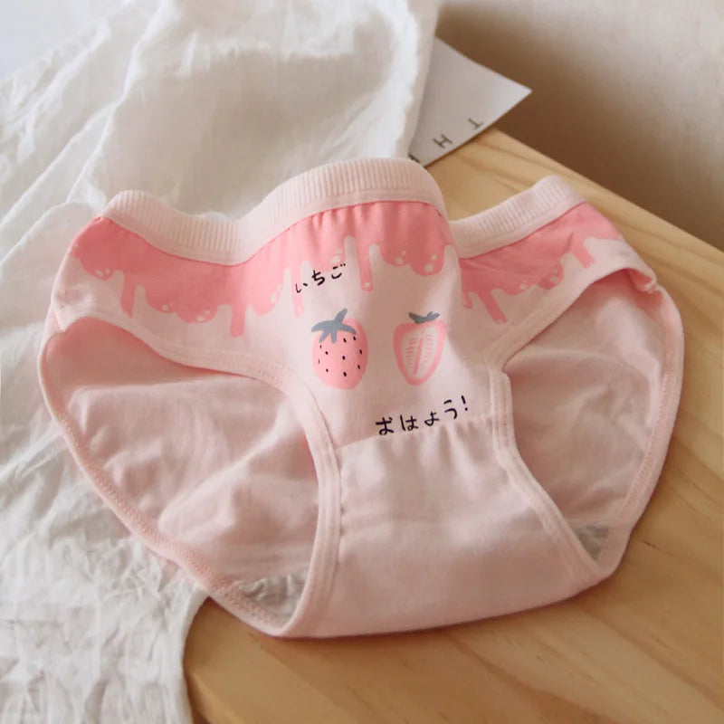 Amoura Elegance 5-Piece Women's Cotton Panties Set - Cute Peach Strawberry Design, Breathable Mid-Waist Briefs