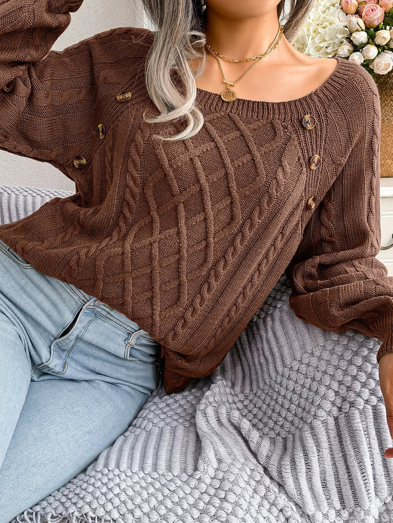 Amoura Elegance Women's 2024 Autumn/Winter Casual Square Collar Nail Buckle Twist Knitted Pullover Sweater – Chic & Cozy Knitwear