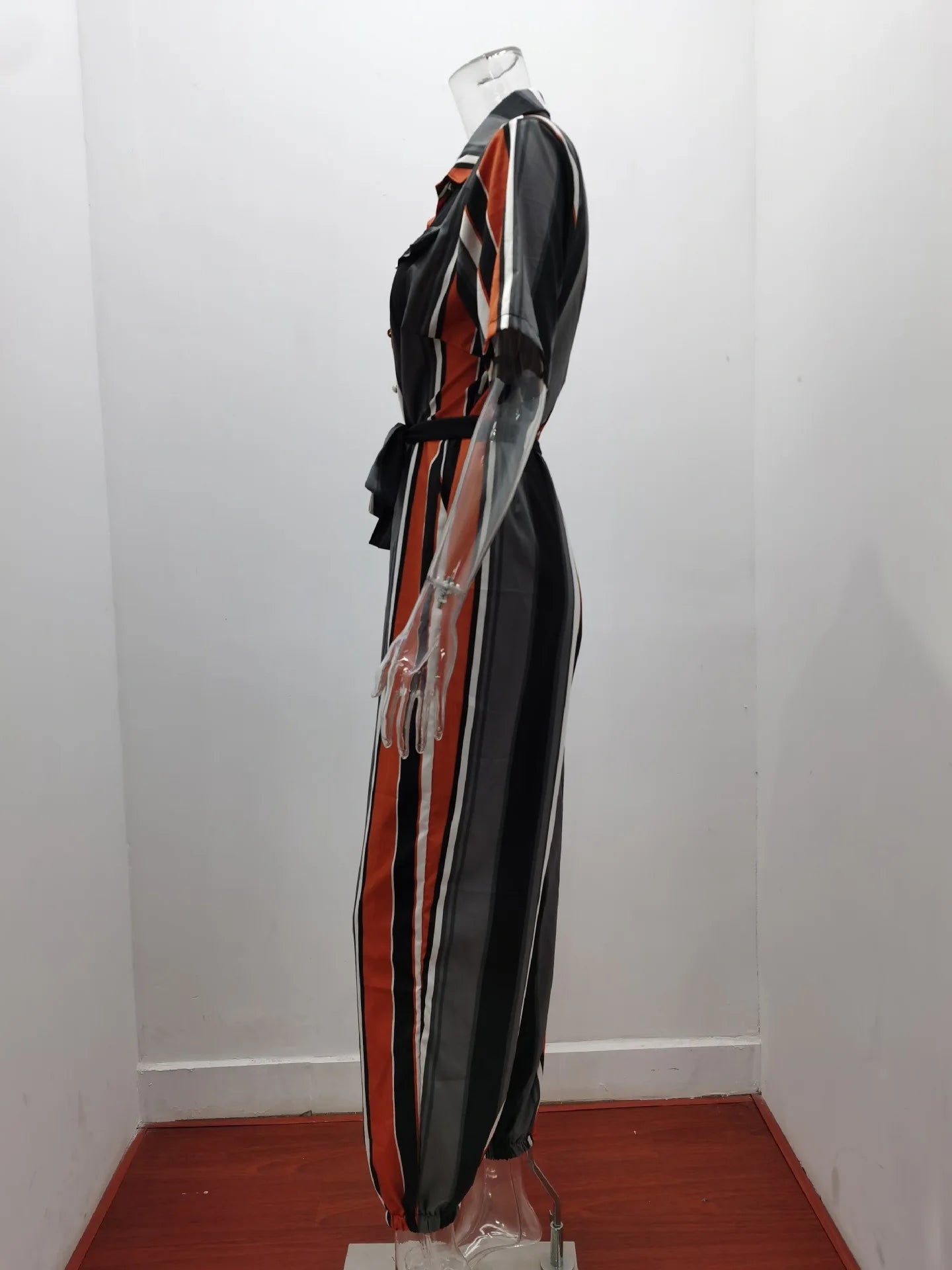 Amoura Elegance European & American Women's Casual Lapel Buckle Printed Belt Cargo Jumpsuit – Stylish Utility Fashion