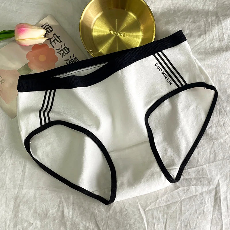 Amoura Elegance 3-Piece Set: Women's Breathable Cotton Mid-Waist Panties – Solid Color, Soft & Sexy Triangle Lingerie