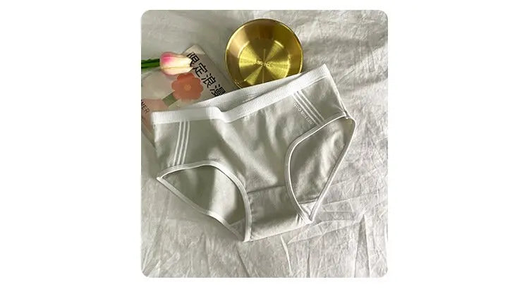Amoura Elegance 3-Piece Set: Women's Breathable Cotton Mid-Waist Panties – Solid Color, Soft & Sexy Triangle Lingerie