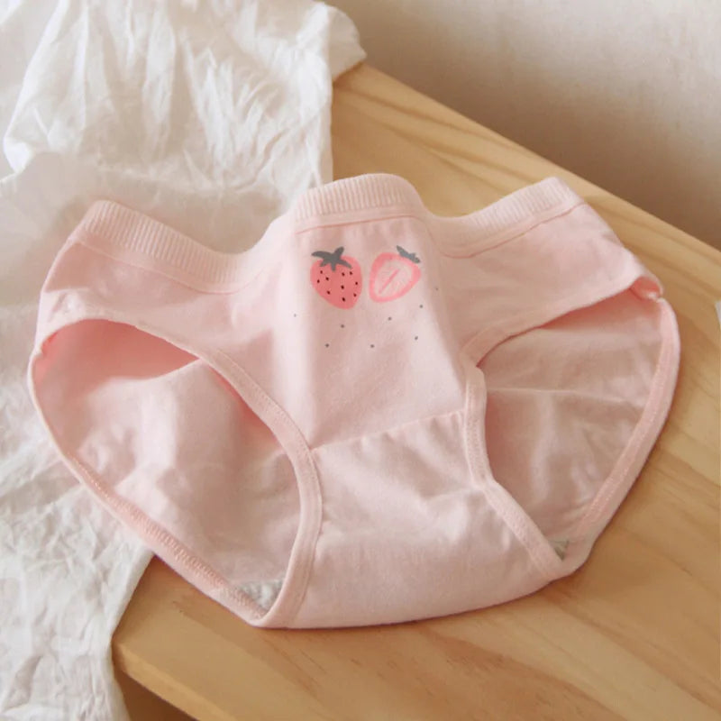 Amoura Elegance 5-Piece Women's Cotton Panties Set - Cute Peach Strawberry Design, Breathable Mid-Waist Briefs