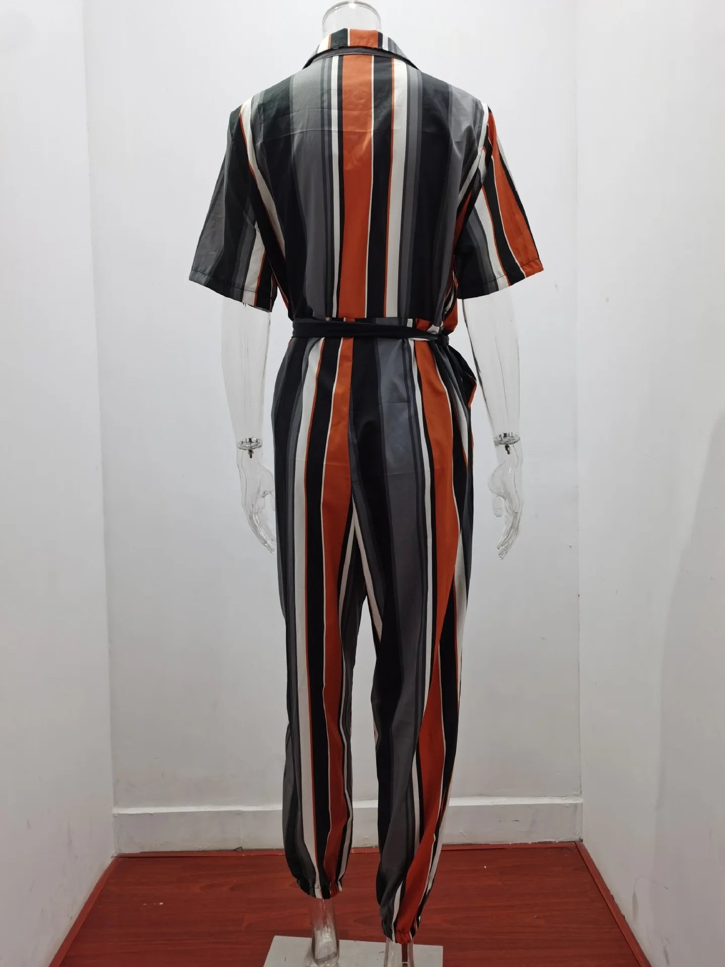 Amoura Elegance European & American Women's Casual Lapel Buckle Printed Belt Cargo Jumpsuit – Stylish Utility Fashion