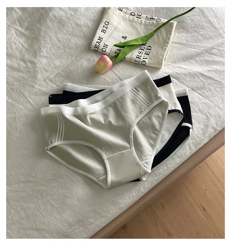 Amoura Elegance 3-Piece Set: Women's Breathable Cotton Mid-Waist Panties – Solid Color, Soft & Sexy Triangle Lingerie