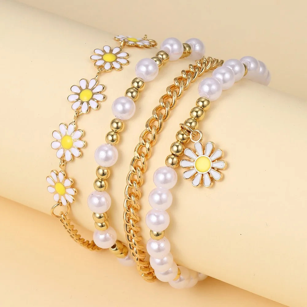 "Amoura Elegance 4-Piece Vintage Daisy Flower & Faux Pearl Bracelet Set – Bohemian Beaded Enamel Star Stackable Jewelry for Women"