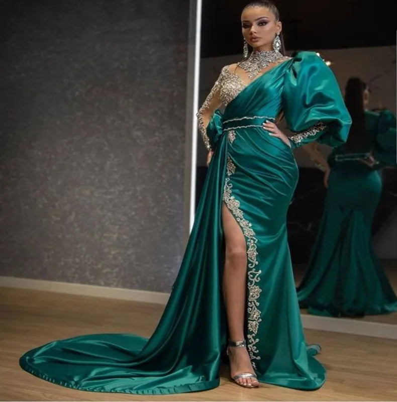 Amoura Elegance Elegant Fishtail Banquet Dress – Gold Accents, Slimming Silhouette, and Small Train for Evening Events