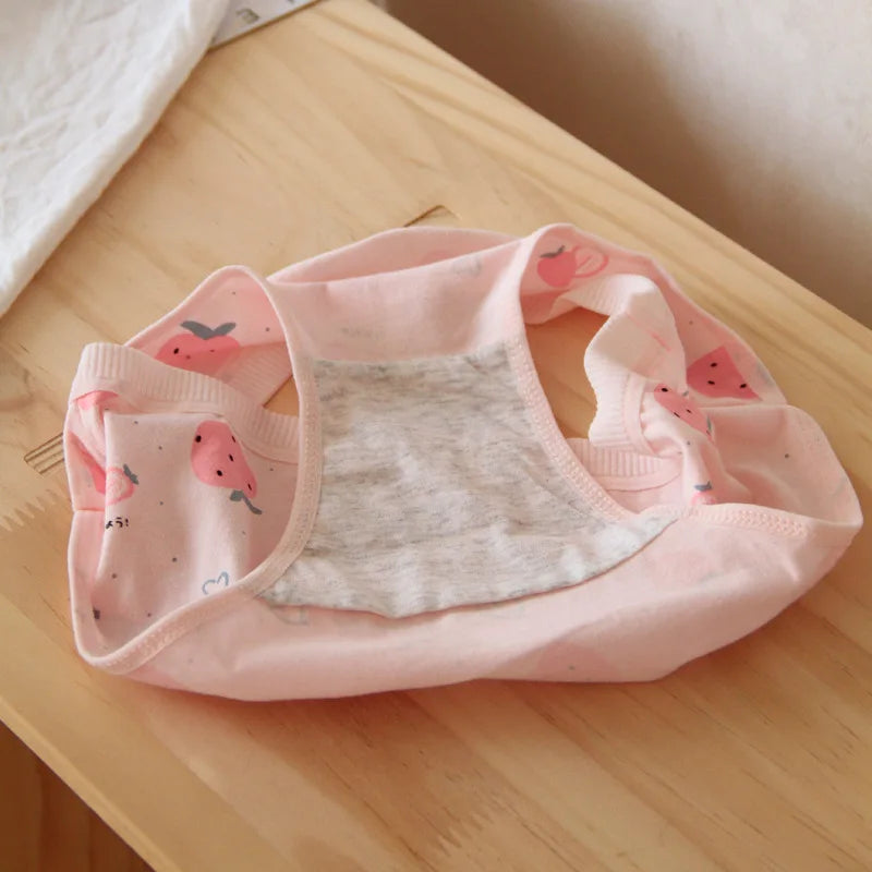 Amoura Elegance 5-Piece Women's Cotton Panties Set - Cute Peach Strawberry Design, Breathable Mid-Waist Briefs