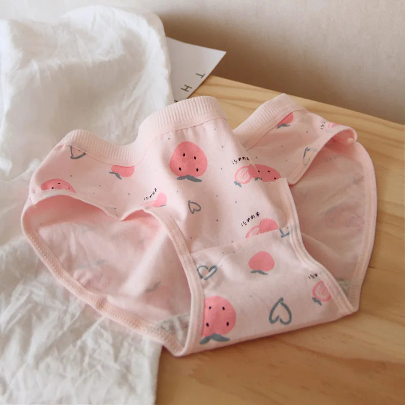 Amoura Elegance 5-Piece Women's Cotton Panties Set - Cute Peach Strawberry Design, Breathable Mid-Waist Briefs
