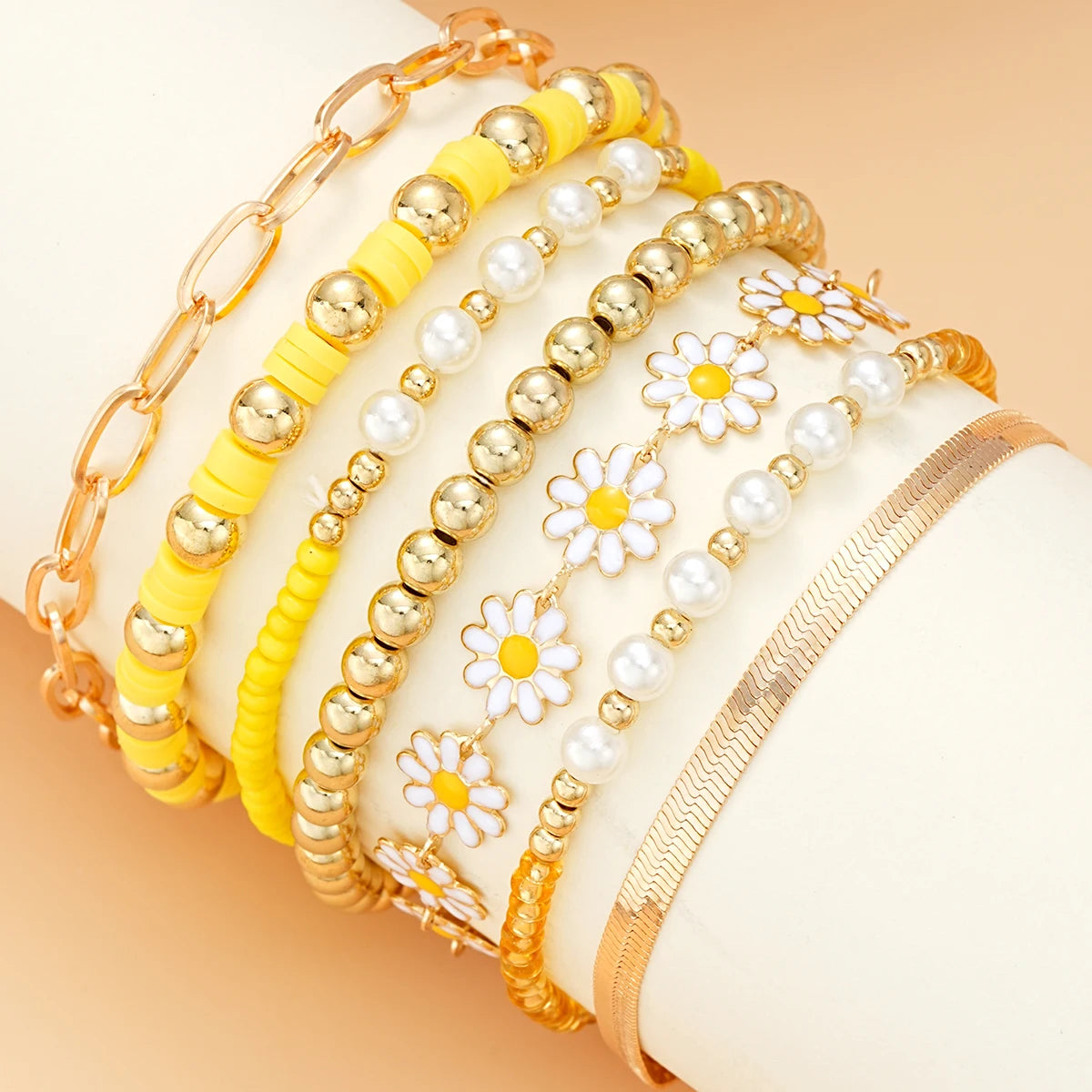 "Amoura Elegance 7-Piece Yellow Daisy Flower Bracelet Set – Vintage Gold Beaded Chain, Bohemian Handcrafted Jewelry for Women"