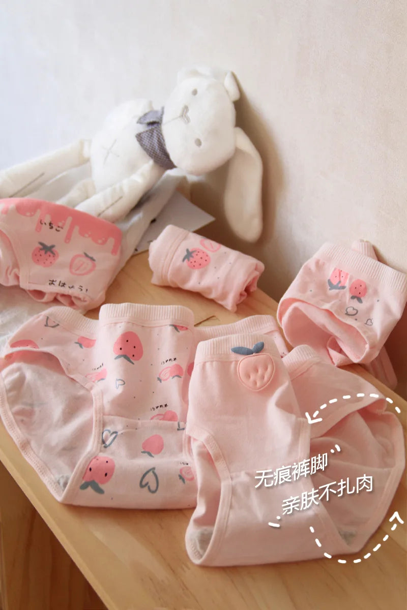 Amoura Elegance 5-Piece Women's Cotton Panties Set - Cute Peach Strawberry Design, Breathable Mid-Waist Briefs