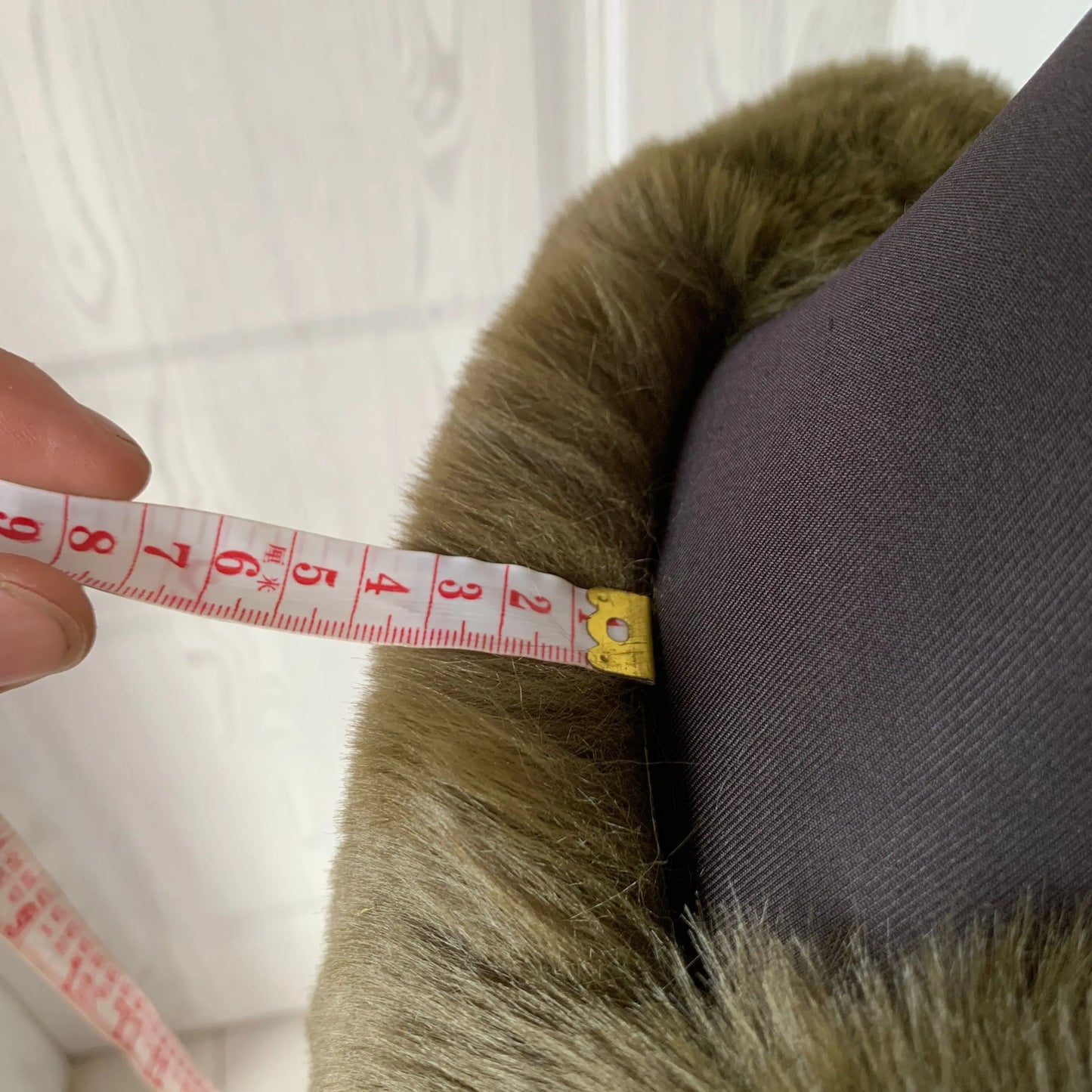 Amoura Elegance Women's Faux Fur Coat – Short Fluffy Jacket, High-Quality Faux Fox Fur, Stylish Winter Warmth Shor Sleeve( 50 cm)