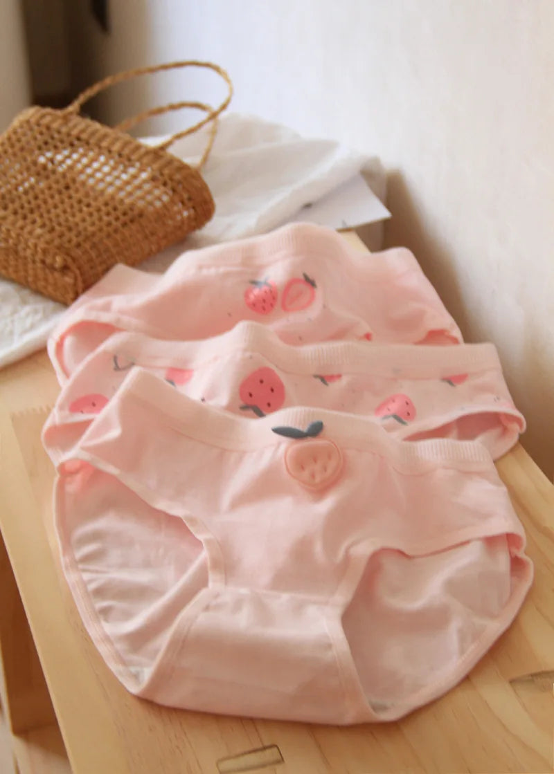 Amoura Elegance 5-Piece Women's Cotton Panties Set - Cute Peach Strawberry Design, Breathable Mid-Waist Briefs