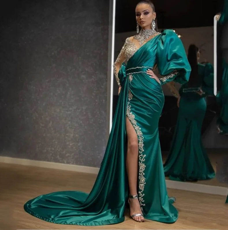 Amoura Elegance Elegant Fishtail Banquet Dress – Gold Accents, Slimming Silhouette, and Small Train for Evening Events