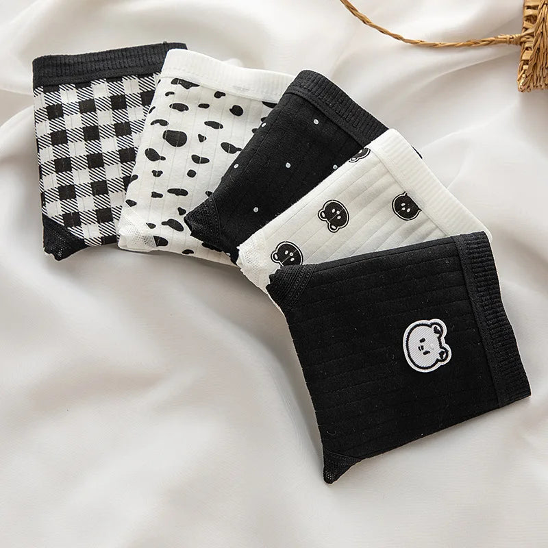 et of black and white women’s panties with teddy prints, providing comfort and style from Amoura Elegance.