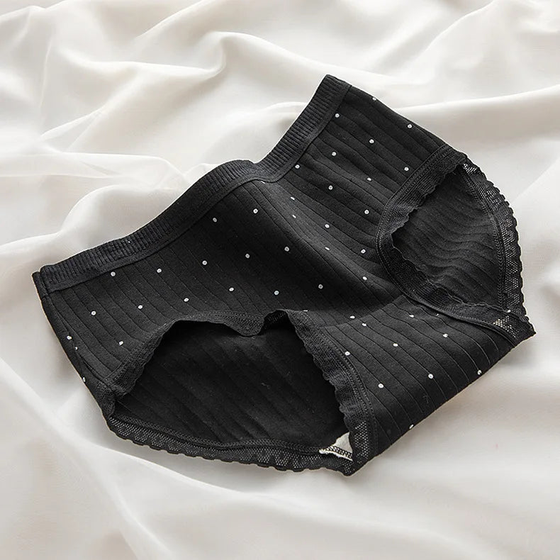 et of black ladies' panties featuring stylish prints, offering a perfect blend of comfort and elegance from Amoura Elegance.