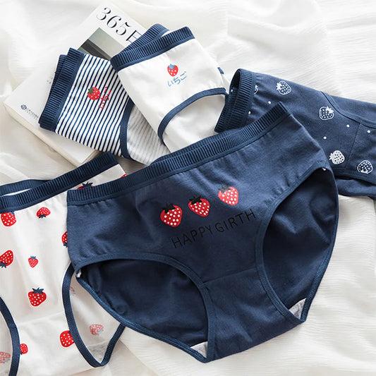 Stylish white knickers with strawberry motifs, an essential for fashionable women