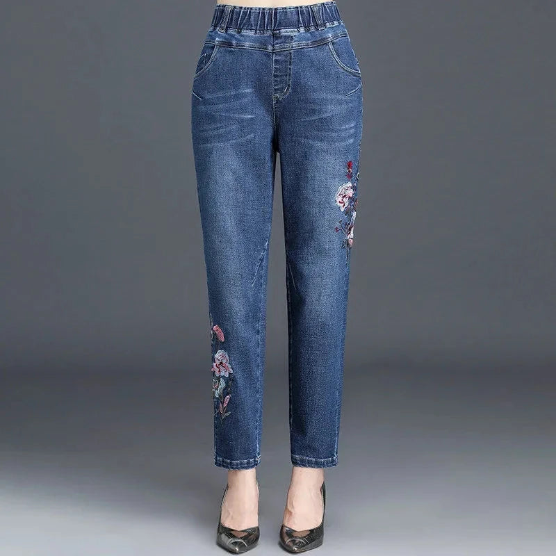 Amoura Elegance Women's Cowboy Jeans: Stylish and Durable Denim Trousers for Every Occasion – Perfect Fit and Fashionable Western Style