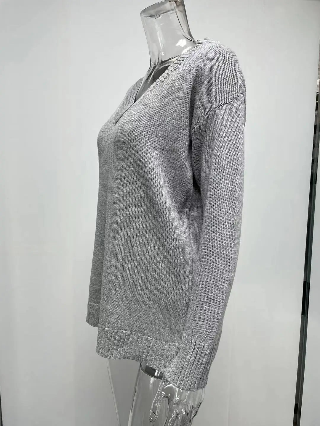 Amoura Elegance Fashion Europe and US 2024 Autumn/Winter Solid Color V-Neck Sweater Blouse – Casual Loose Fit Women's Top