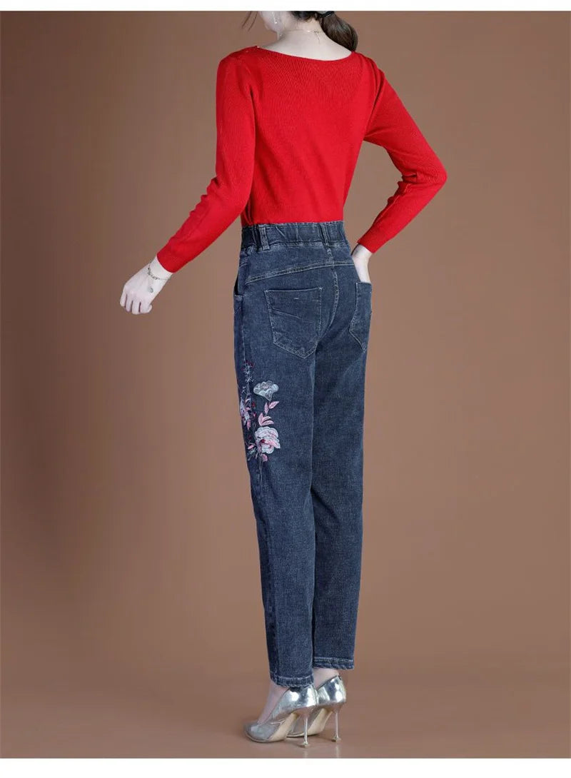 Amoura Elegance Women's Cowboy Jeans: Stylish and Durable Denim Trousers for Every Occasion – Perfect Fit and Fashionable Western Style