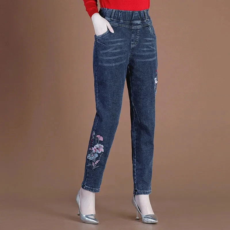 Amoura Elegance Women's Cowboy Jeans: Stylish and Durable Denim Trousers for Every Occasion – Perfect Fit and Fashionable Western Style